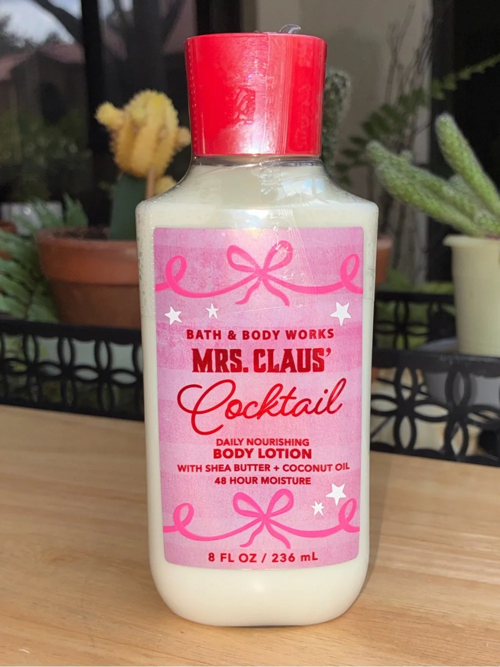 Discontinued Bath & Body Works Mrs. Claus' Cocktail Daily Nourishing Body Lotion